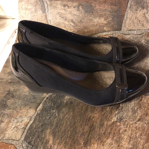 Black shoes - Picture 2 of 3